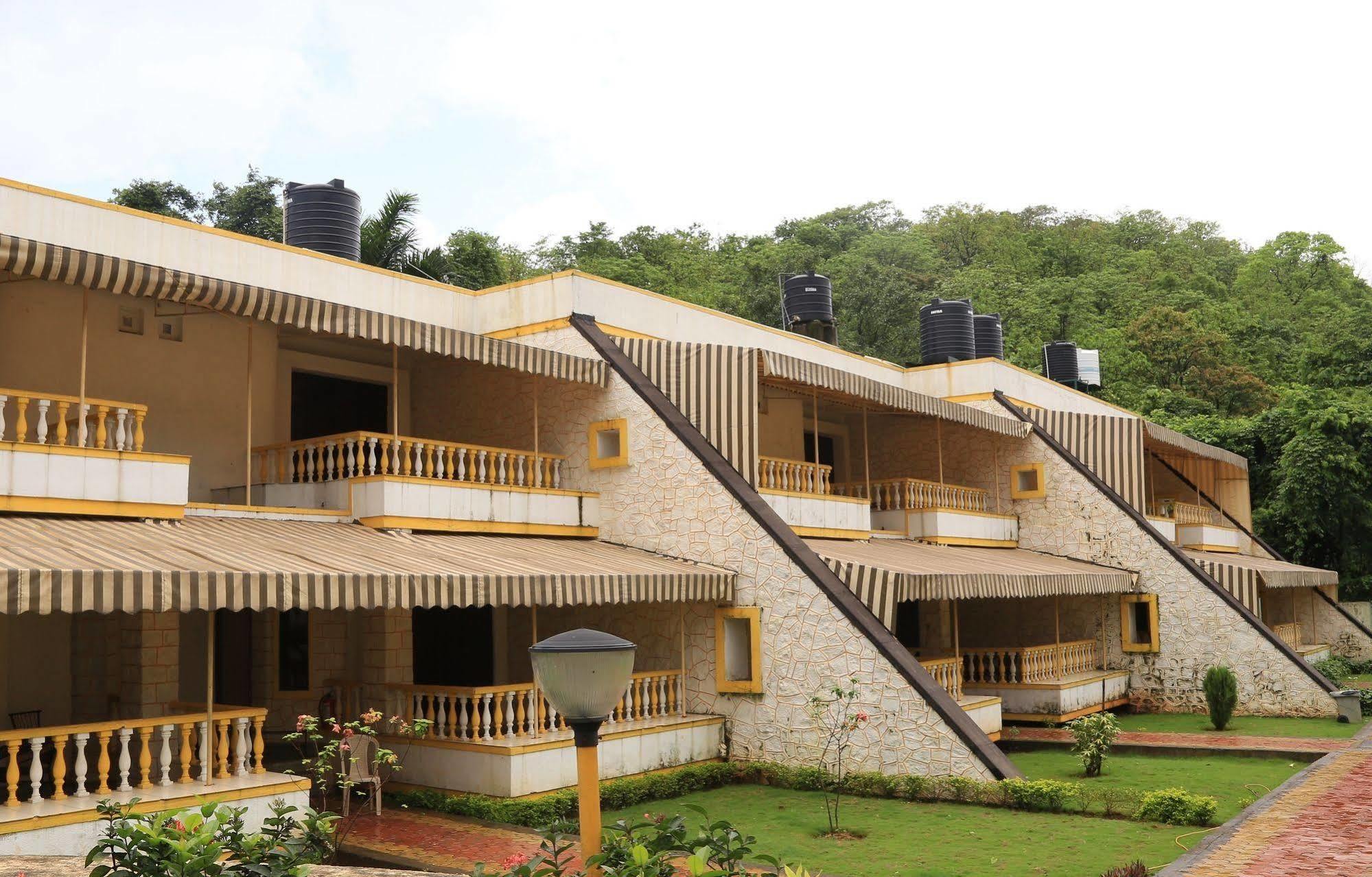 Panoramic Resort Panvel Karnāla Esterno foto