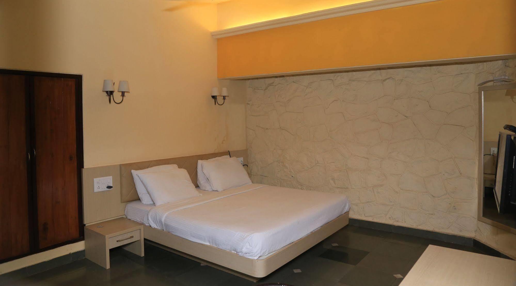 Panoramic Resort Panvel Karnāla Esterno foto